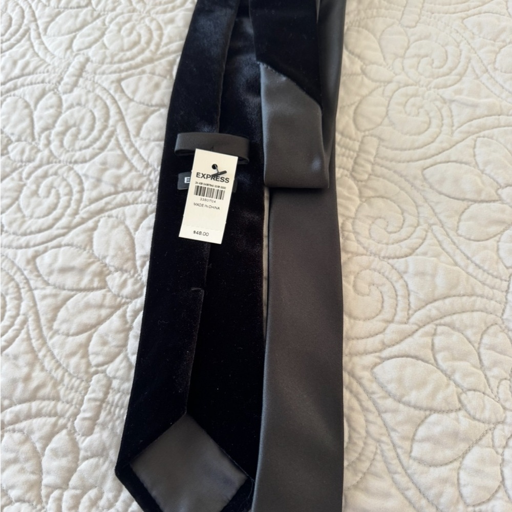 NWT Express Black Velvet and Faux Leather Men's Scarf